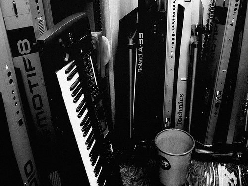 Musical_instrument_shop1:bw